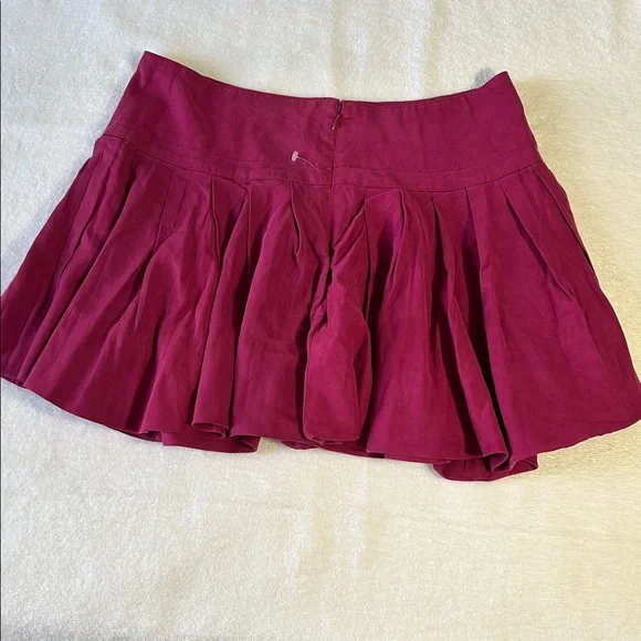 Free People 6 Skirt Raspberry Pleated Mini Skirt side zipper lined - Picture 2 of 9